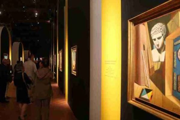 Giorgio De Chirico e l'oggetto misterioso.